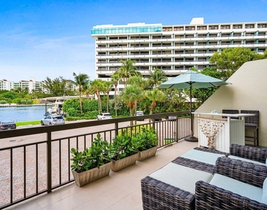 901 E Camino Real - Photo Thumbnail 18