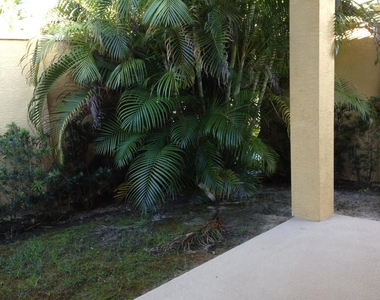 10010 Sw Canossa Way - Photo Thumbnail 4