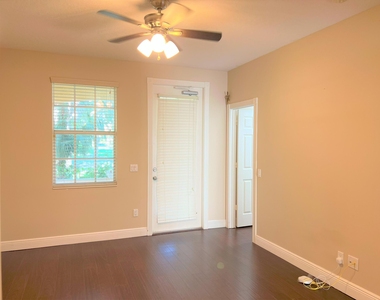 3368 Greenway Drive - Photo Thumbnail 14