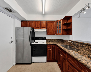 4025 N Federal Highway - Photo Thumbnail 5