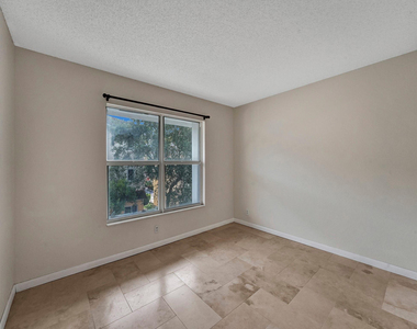 4025 N Federal Highway - Photo Thumbnail 11