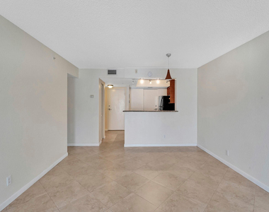 4025 N Federal Highway - Photo Thumbnail 10
