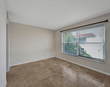 4025 N Federal Highway - Photo Thumbnail 3