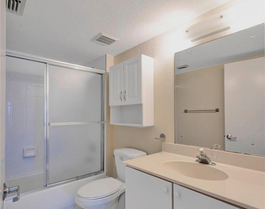 4025 N Federal Highway - Photo Thumbnail 4