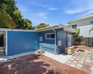 854 Sw 11th Street - Photo Thumbnail 21