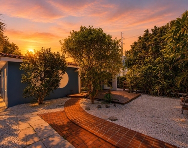 854 Sw 11th Street - Photo Thumbnail 17