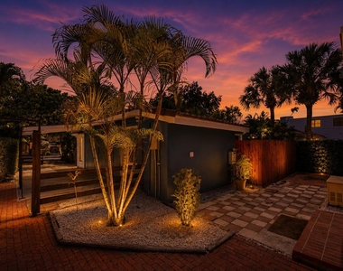 854 Sw 11th Street - Photo Thumbnail 3