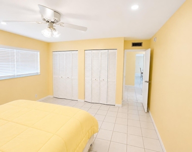 6101 N Falls Cir Drive - Photo Thumbnail 5