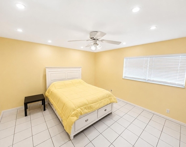 6101 N Falls Cir Drive - Photo Thumbnail 6