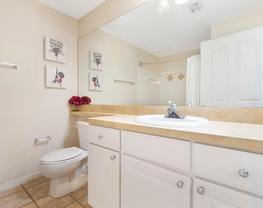 9309 Myrtlewood Circle W - Photo Thumbnail 13