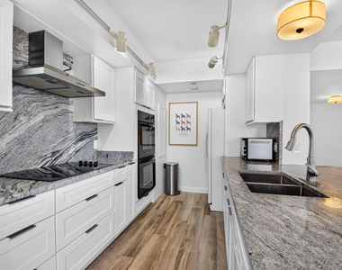 4000 N Ocean Drive - Photo Thumbnail 7