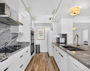 4000 N Ocean Drive - Photo Thumbnail 8