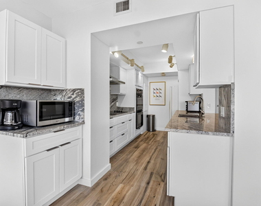 4000 N Ocean Drive - Photo Thumbnail 10