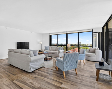 4000 N Ocean Drive - Photo Thumbnail 17
