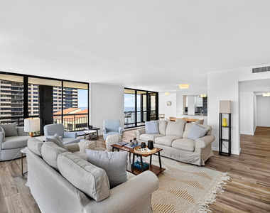 4000 N Ocean Drive - Photo Thumbnail 16