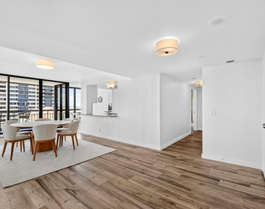 4000 N Ocean Drive - Photo Thumbnail 2