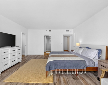 4000 N Ocean Drive - Photo Thumbnail 19