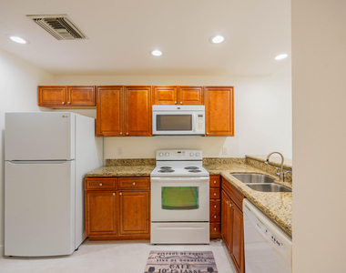 7520 La Paz Boulevard - Photo Thumbnail 12