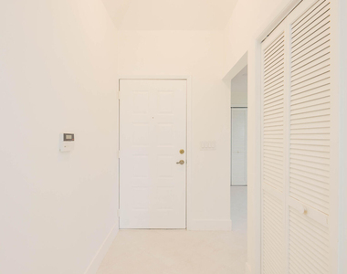 7520 La Paz Boulevard - Photo Thumbnail 11