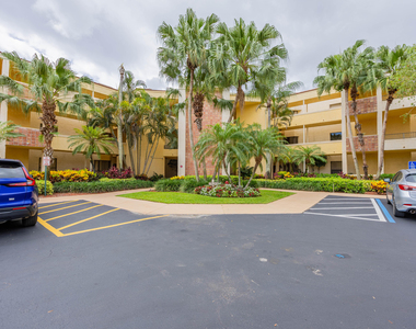 7520 La Paz Boulevard - Photo Thumbnail 8