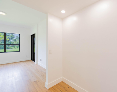 7520 La Paz Boulevard - Photo Thumbnail 26