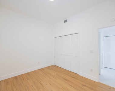 7520 La Paz Boulevard - Photo Thumbnail 33
