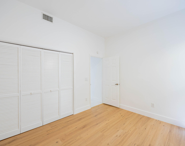 7520 La Paz Boulevard - Photo Thumbnail 32
