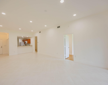 7520 La Paz Boulevard - Photo Thumbnail 19