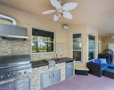3181 Sw 173rd Terrace - Photo Thumbnail 7