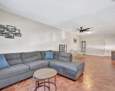 2400 Ne 33rd Avenue - Photo Thumbnail 9