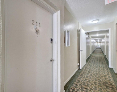 2400 Ne 33rd Avenue - Photo Thumbnail 3