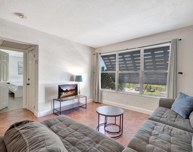 2400 Ne 33rd Avenue - Photo Thumbnail 8
