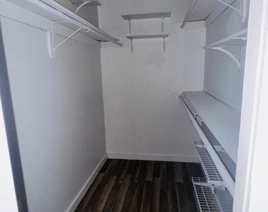 1801 S Treasure Drive - Photo Thumbnail 5