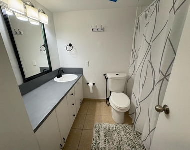 1801 S Treasure Drive - Photo Thumbnail 4