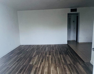 1801 S Treasure Drive - Photo Thumbnail 2