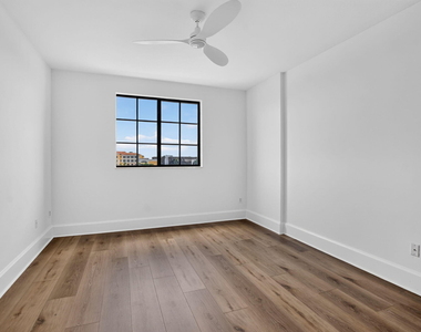 233 S Federal Highway - Photo Thumbnail 10