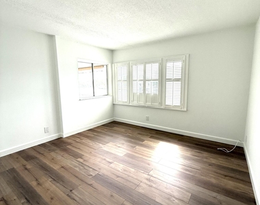 412 Northlake Court - Photo Thumbnail 11