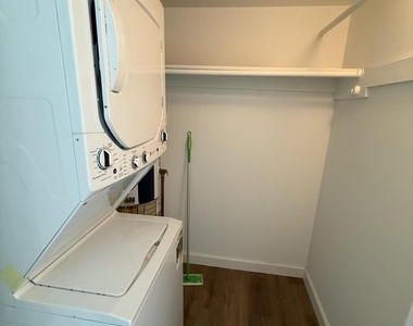 412 Northlake Court - Photo Thumbnail 20
