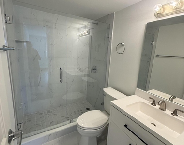 412 Northlake Court - Photo Thumbnail 19