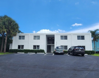 412 Northlake Court - Photo Thumbnail 21