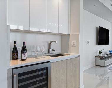 3100 N Ocean Drive - Photo Thumbnail 14