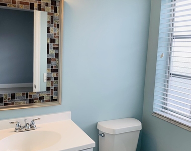 2251 Ne 66th Street - Photo Thumbnail 11