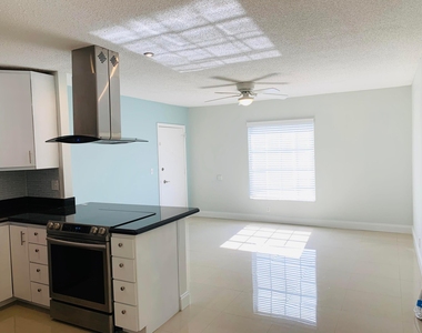 2251 Ne 66th Street - Photo Thumbnail 5
