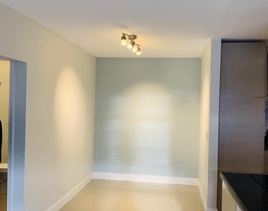 2251 Ne 66th Street - Photo Thumbnail 6