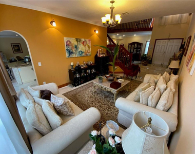 10747 Nw 70th Terrace - Photo Thumbnail 10