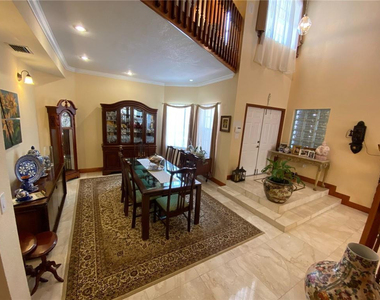 10747 Nw 70th Terrace - Photo Thumbnail 9