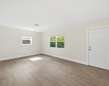 355 Wickline Boulevard - Photo Thumbnail 14