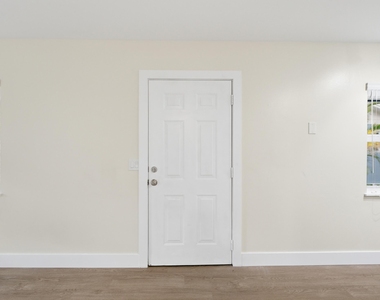 355 Wickline Boulevard - Photo Thumbnail 6