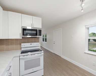 355 Wickline Boulevard - Photo Thumbnail 10