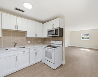355 Wickline Boulevard - Photo Thumbnail 9